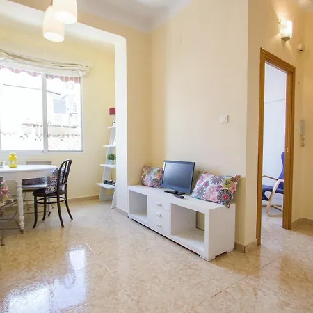 Old Town Apartment *